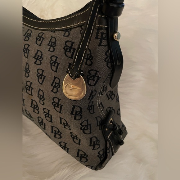 Dooney & Bourke with authenticity papers - Picture 3 of 15